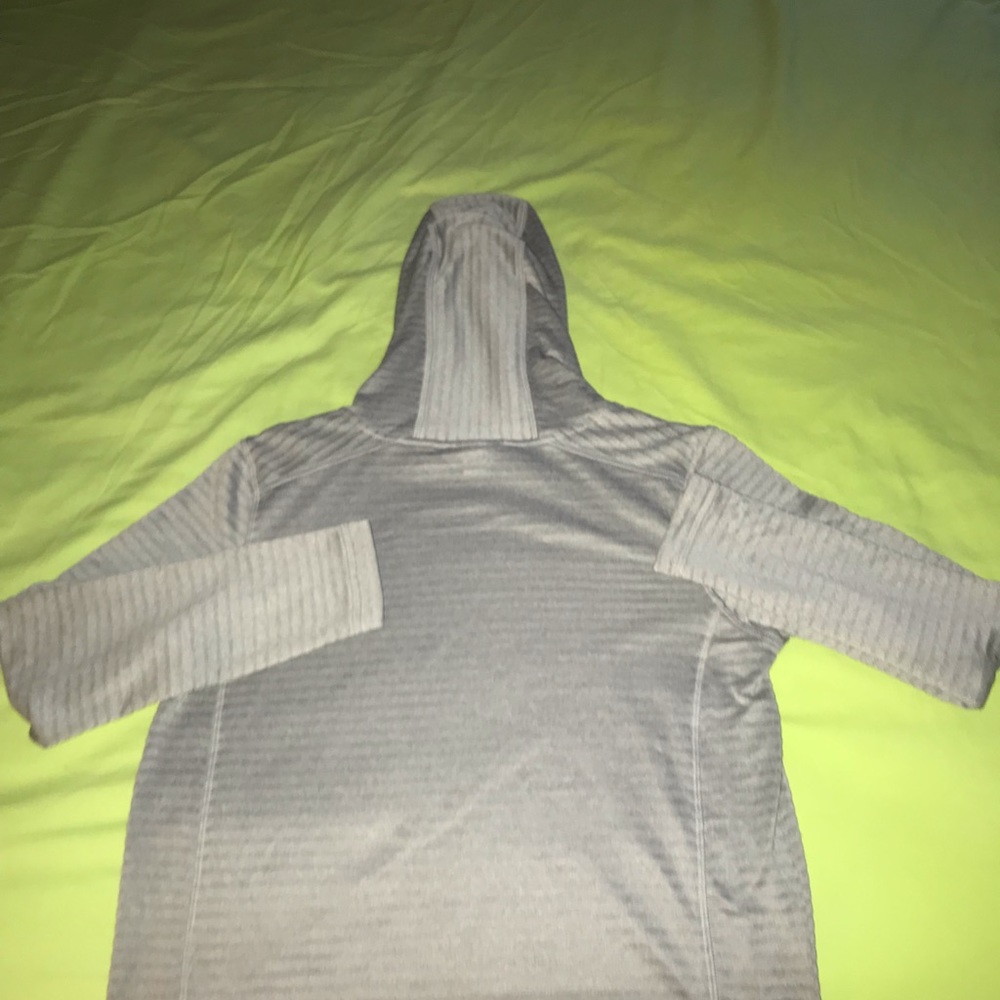 Grey medium junior size Under Armour sweatshirt hoodie